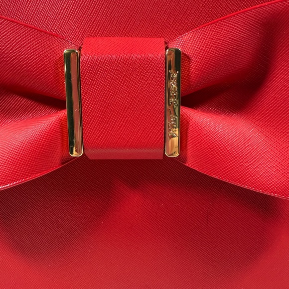 Betsey Johnson Red Bow Crossbody - Picture 3 of 12